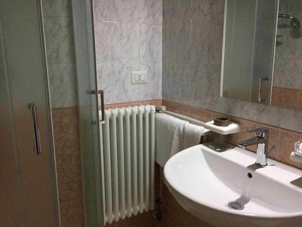 Residence Checkin A Richiesta Πάρμα Εξωτερικό φωτογραφία
